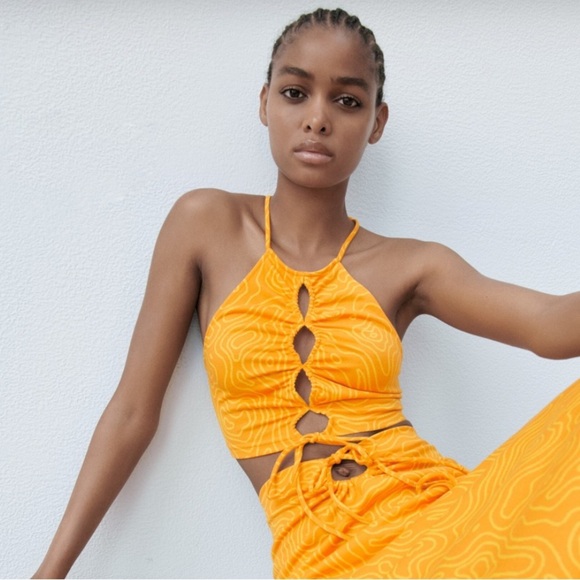 Zara large jacquard halter keyhole top. - Picture 12 of 13